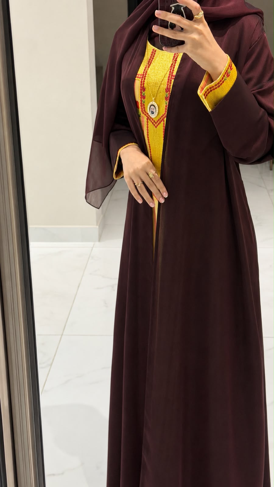 Elan Abaya
